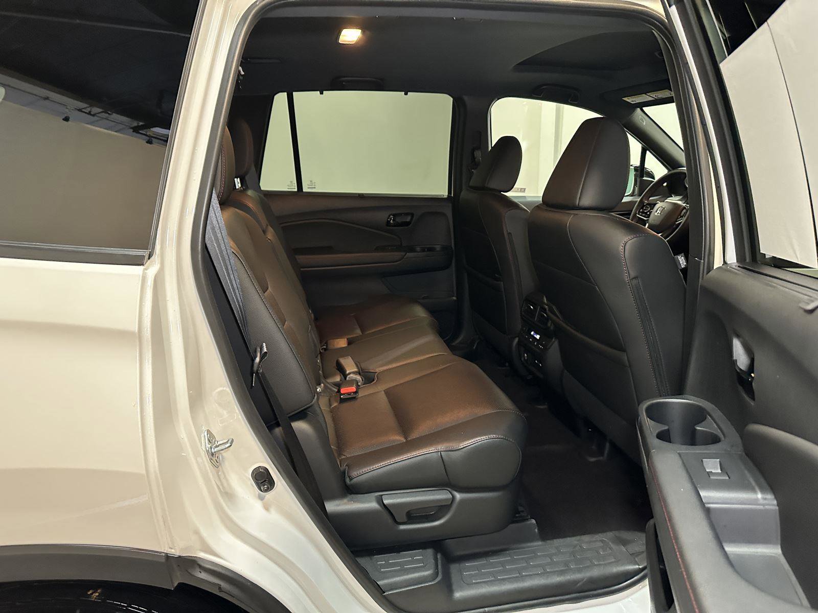 Certified 2024 Honda Passport Black Edition image 36