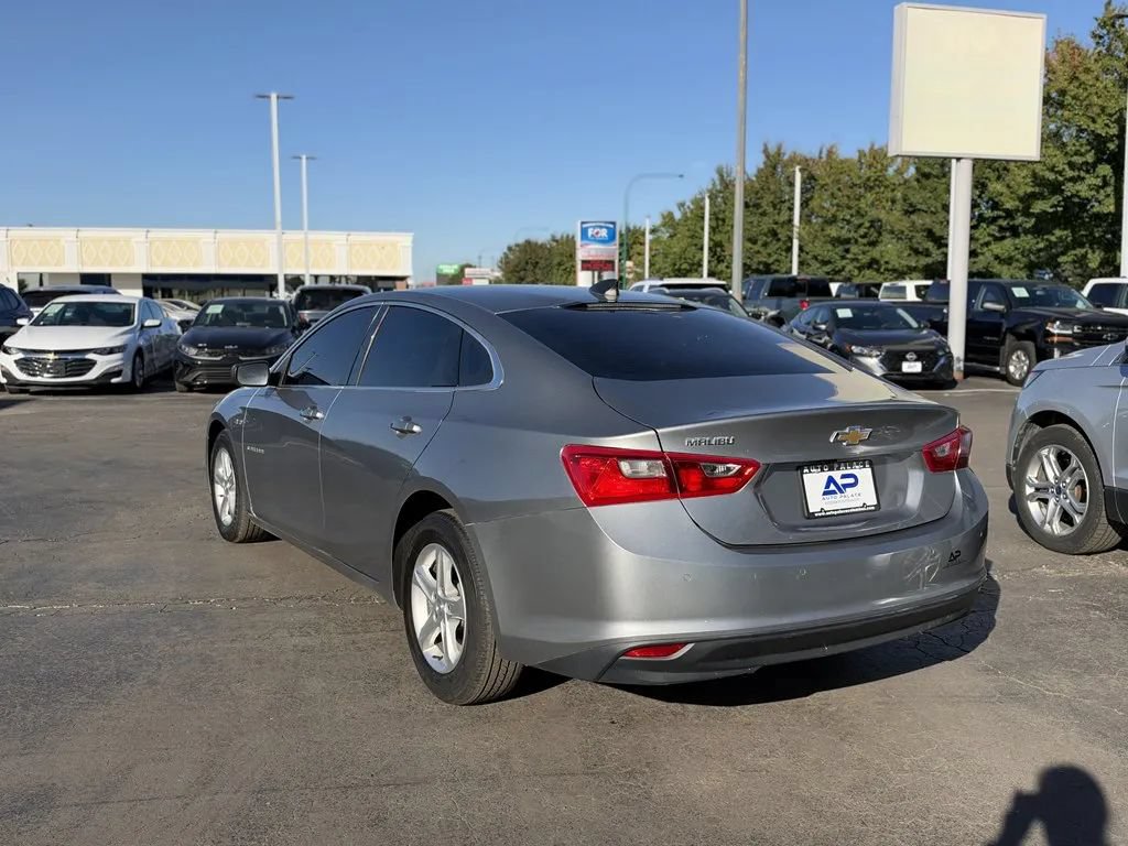 Used 2024 Chevrolet Malibu LS w/ Driver Confidence Package FWD image 4
