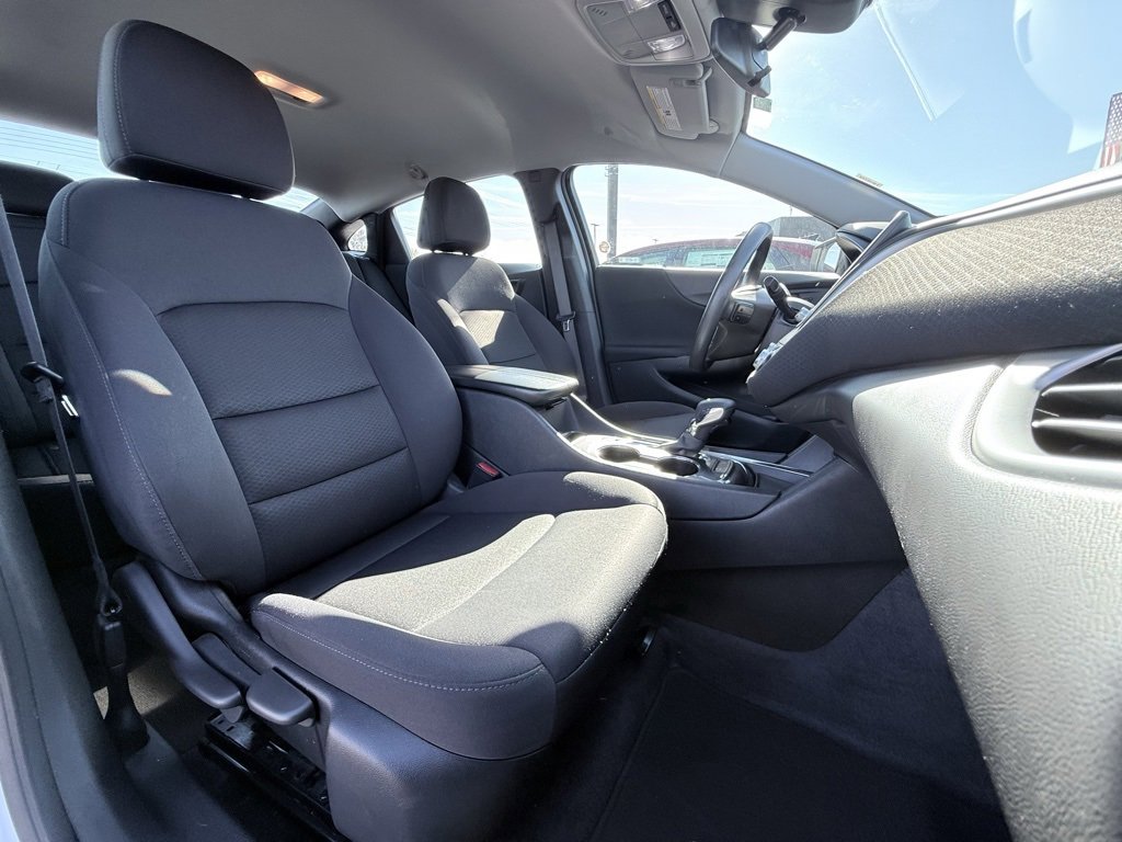 Used 2024 Chevrolet Malibu LT image 32