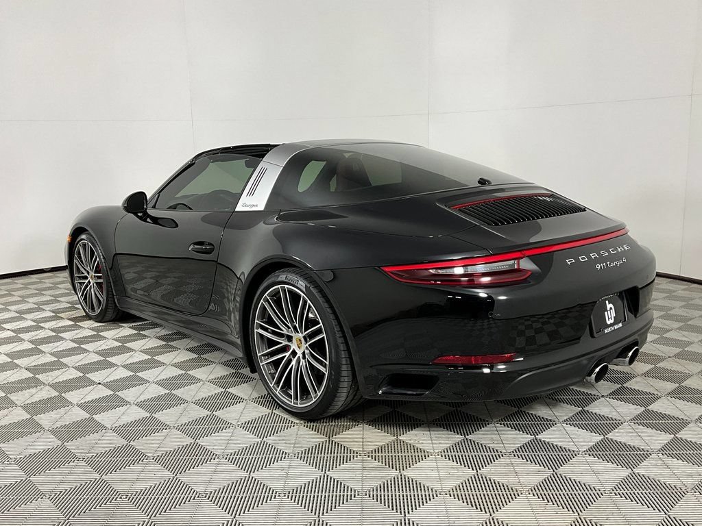 Used 2019 Porsche 911 Targa 4 AWD/4WD image 3