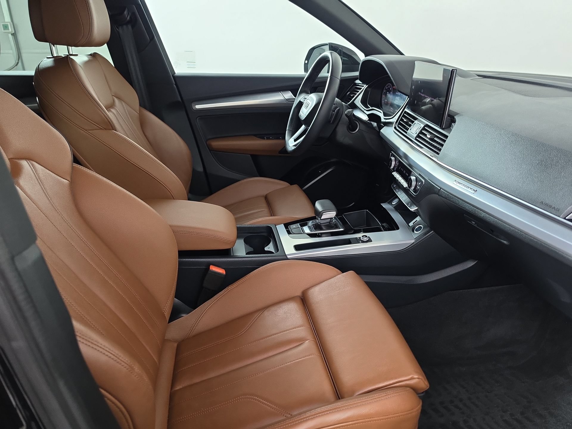 Certified 2025 Audi Q5 2.0T Premium AWD/4WD image 44