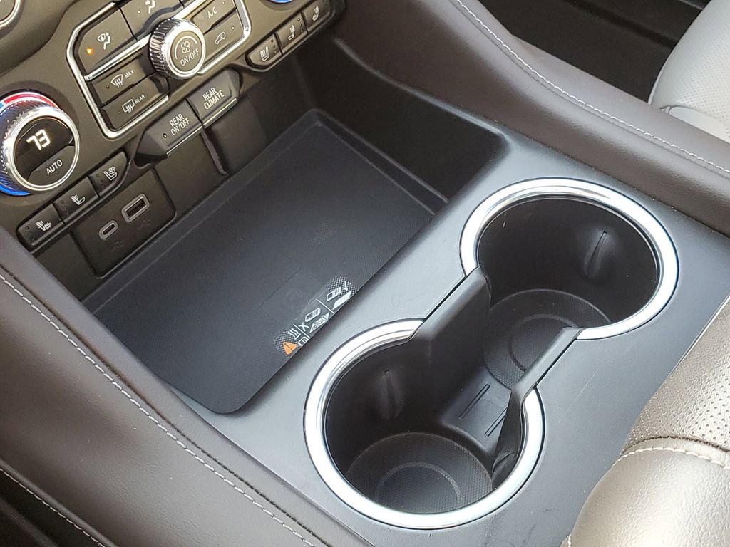 Certified 2024 GMC Yukon SLT w/ SLT Luxury Package image 22