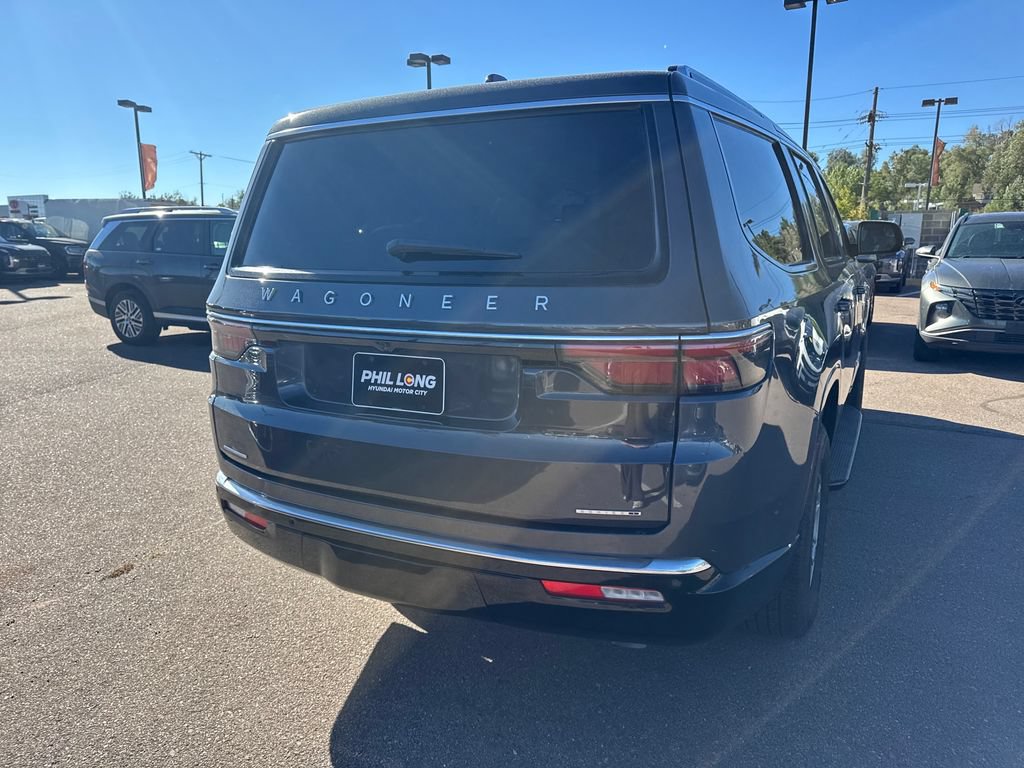 Used 2022 Jeep Wagoneer Series I AWD/4WD image 5