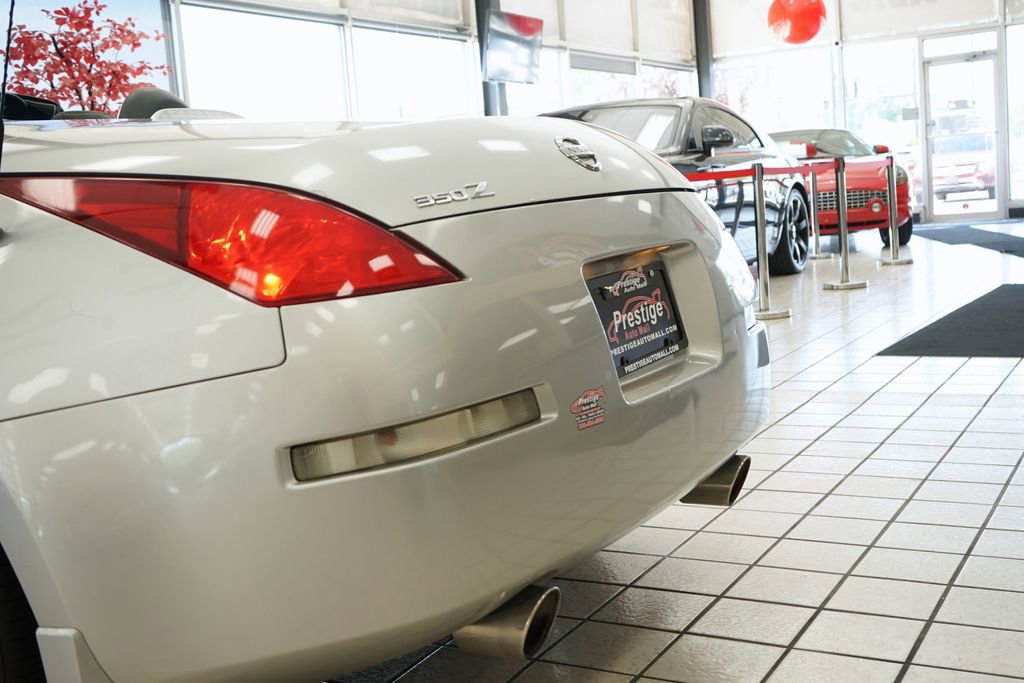 Used 2004 Nissan 350Z Touring RWD image 14