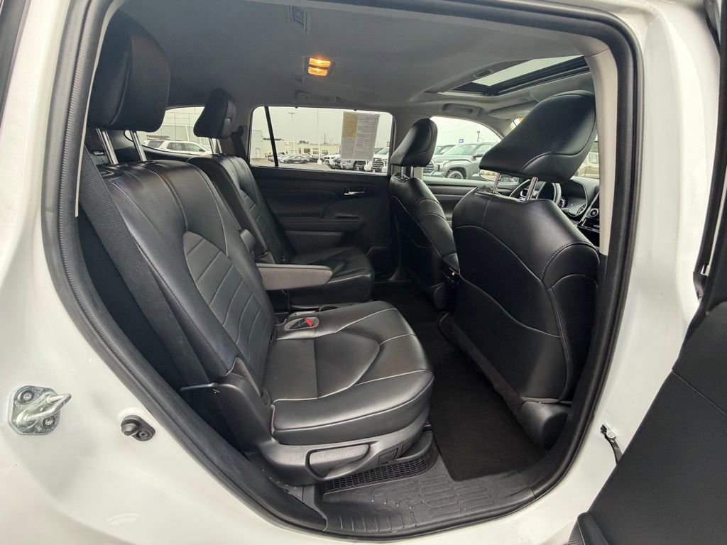 Used 2023 Toyota Highlander XLE image 25
