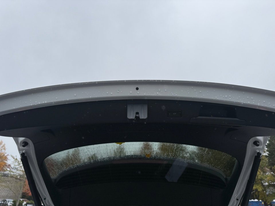 New 2026 Volkswagen Atlas Cross Sport SE image 14