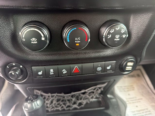 Used 2017 Jeep Wrangler Unlimited Rubicon AWD/4WD image 17