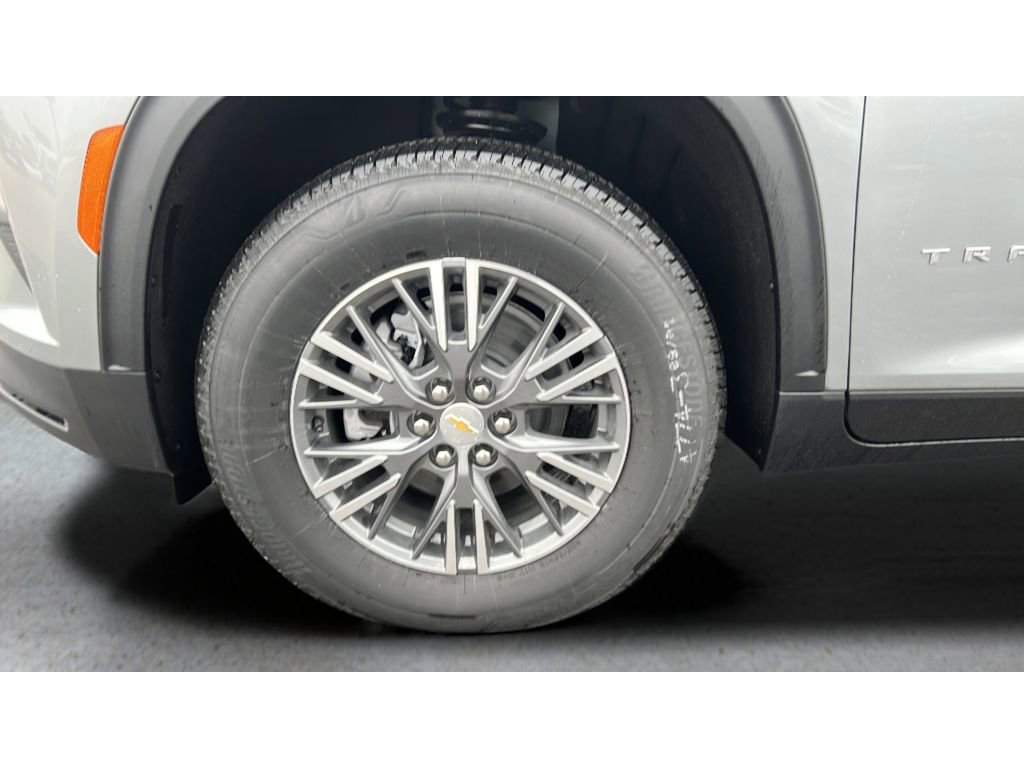 New 2026 Chevrolet Traverse LT w/ Driver Confidence Package FWD image 34