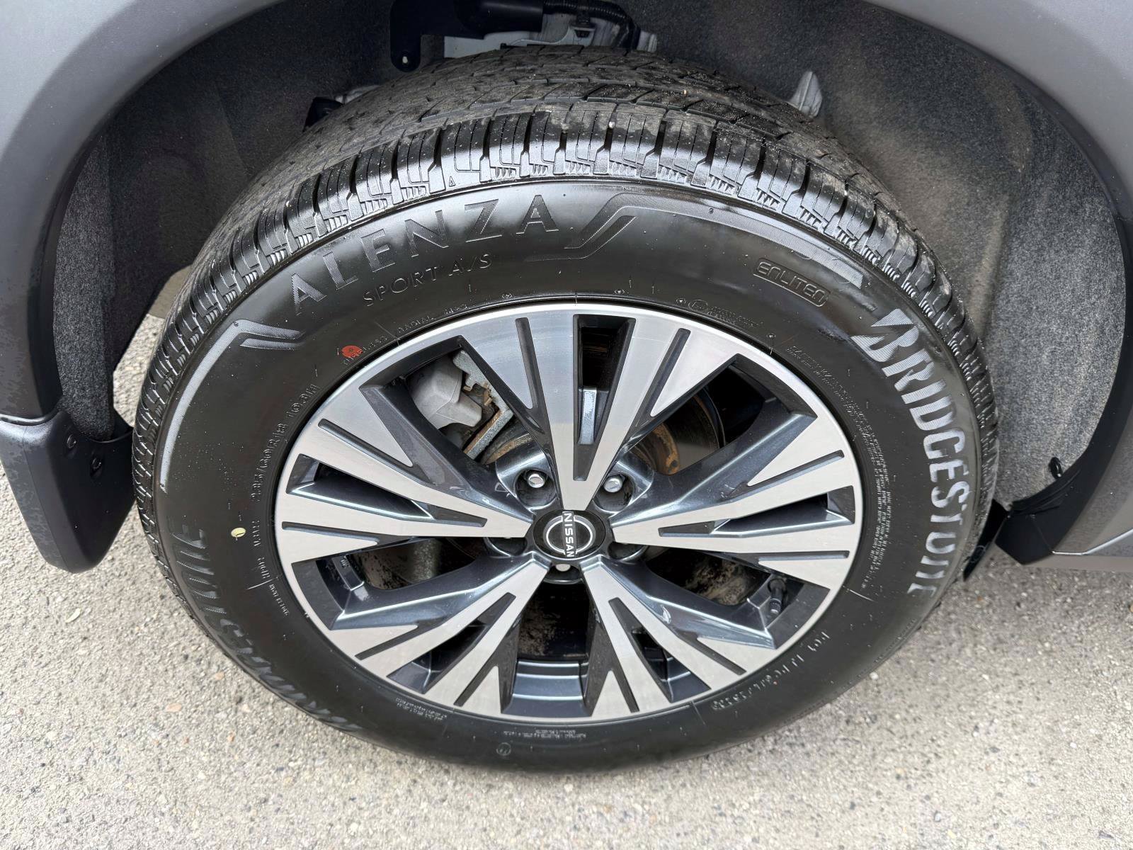 Used 2023 Nissan Rogue SV AWD/4WD image 8