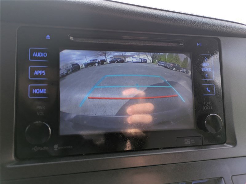 Used 2015 Toyota Sienna XLE w/ XLE Navigation Package image 20