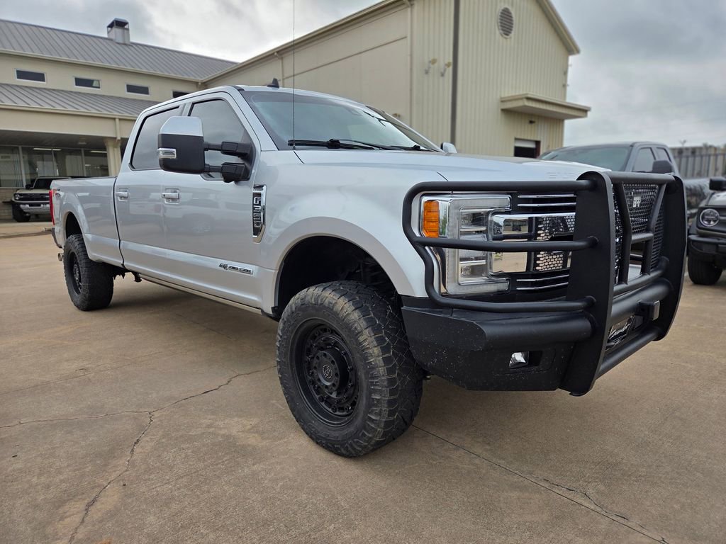 Used 2019 Ford F350 Lariat w/ Lariat Ultimate Package AWD/4WD image 3