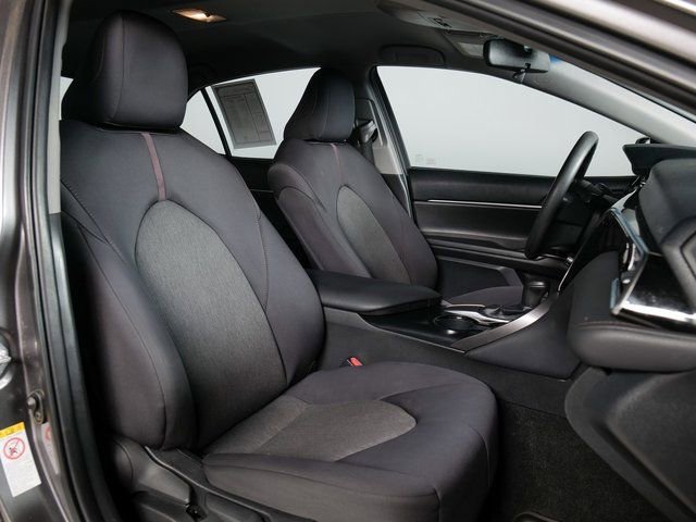 Used 2018 Toyota Camry LE FWD image 3