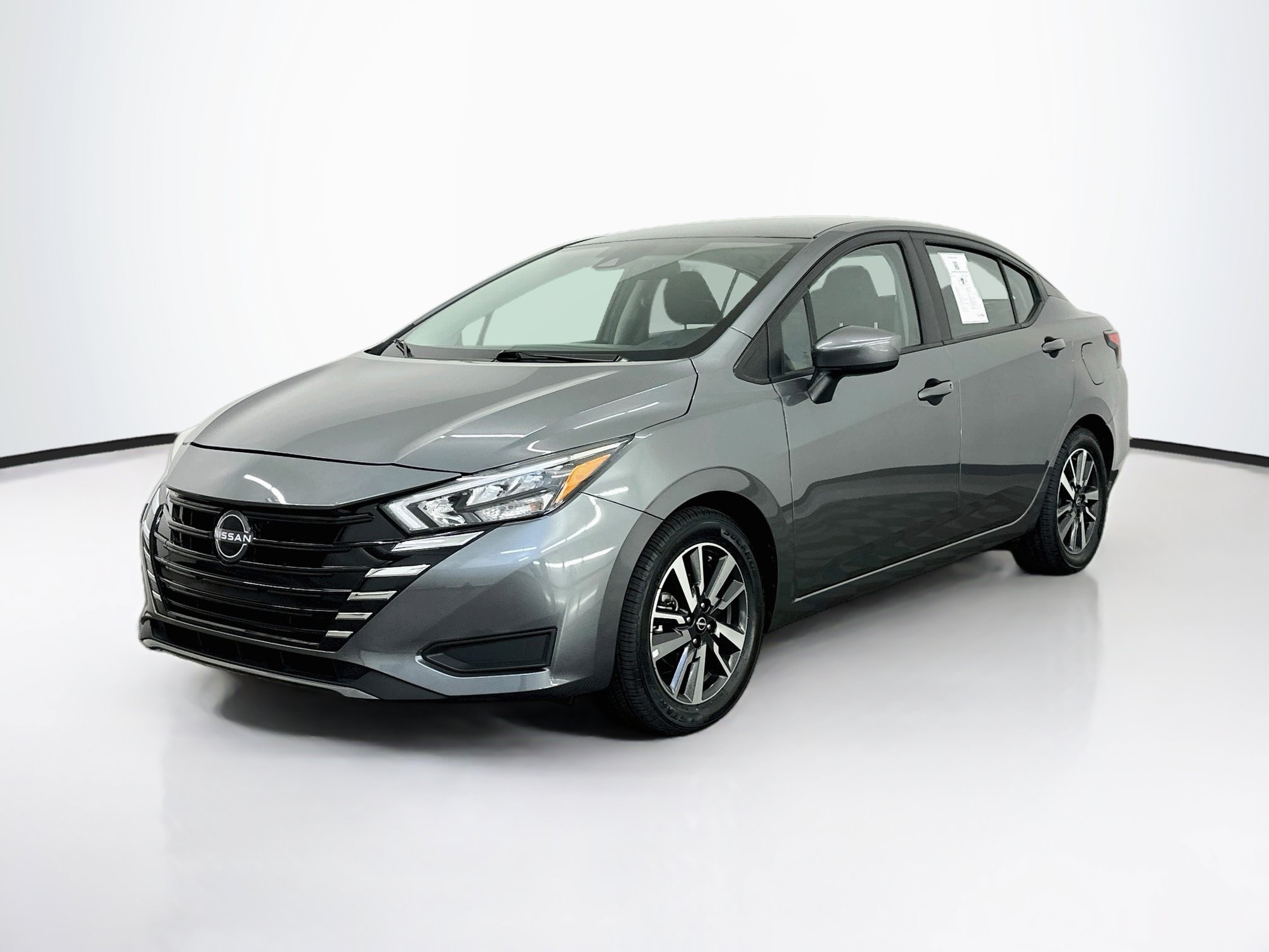 Used 2025 Nissan Versa SV FWD image 3
