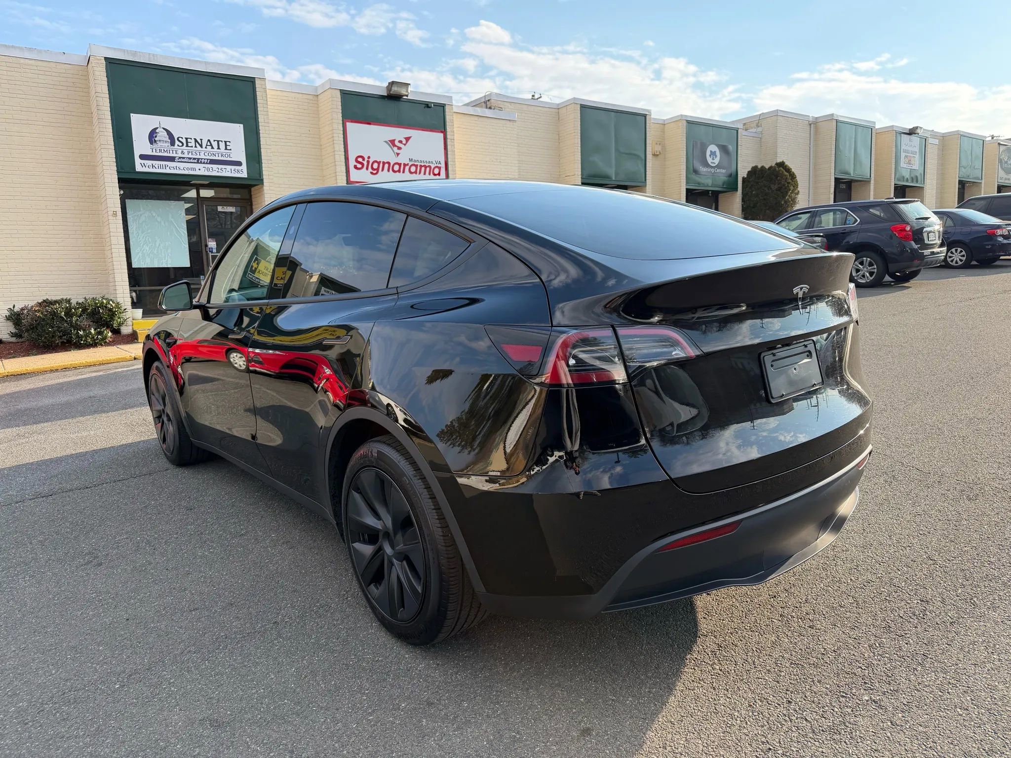 Used 2025 Tesla Model Y Long Range image 14