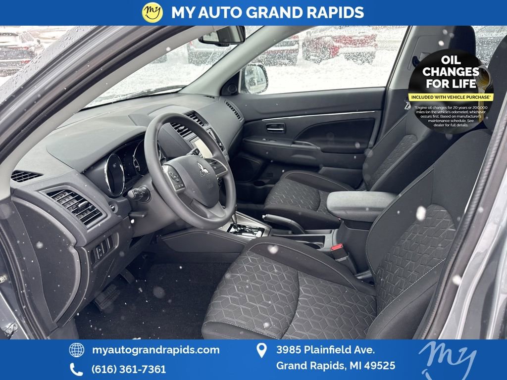 Used 2025 Mitsubishi Outlander Sport ES image 9