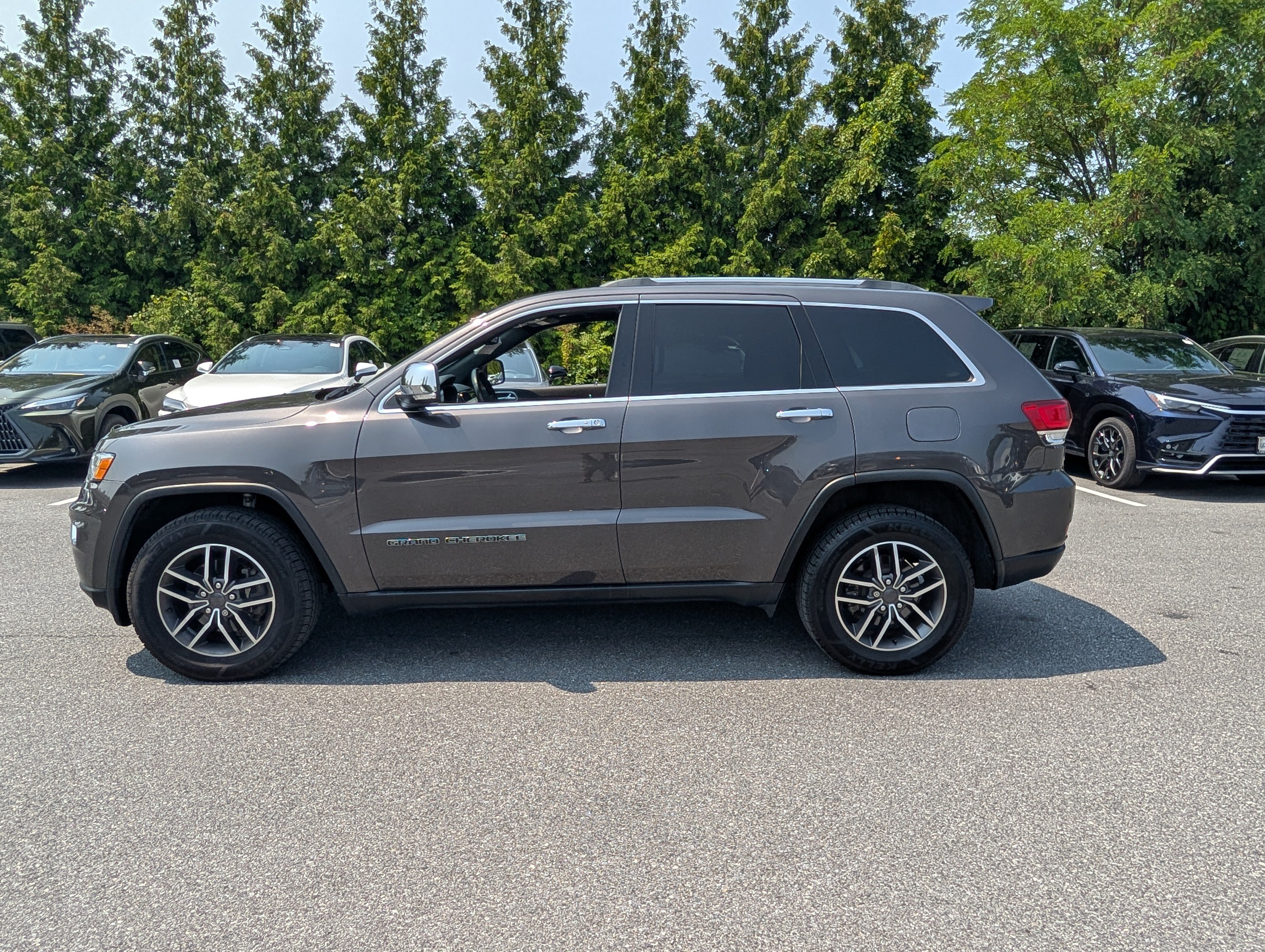 Used 2020 Jeep Grand Cherokee Limited w/ Luxury Group II AWD/4WD image 6