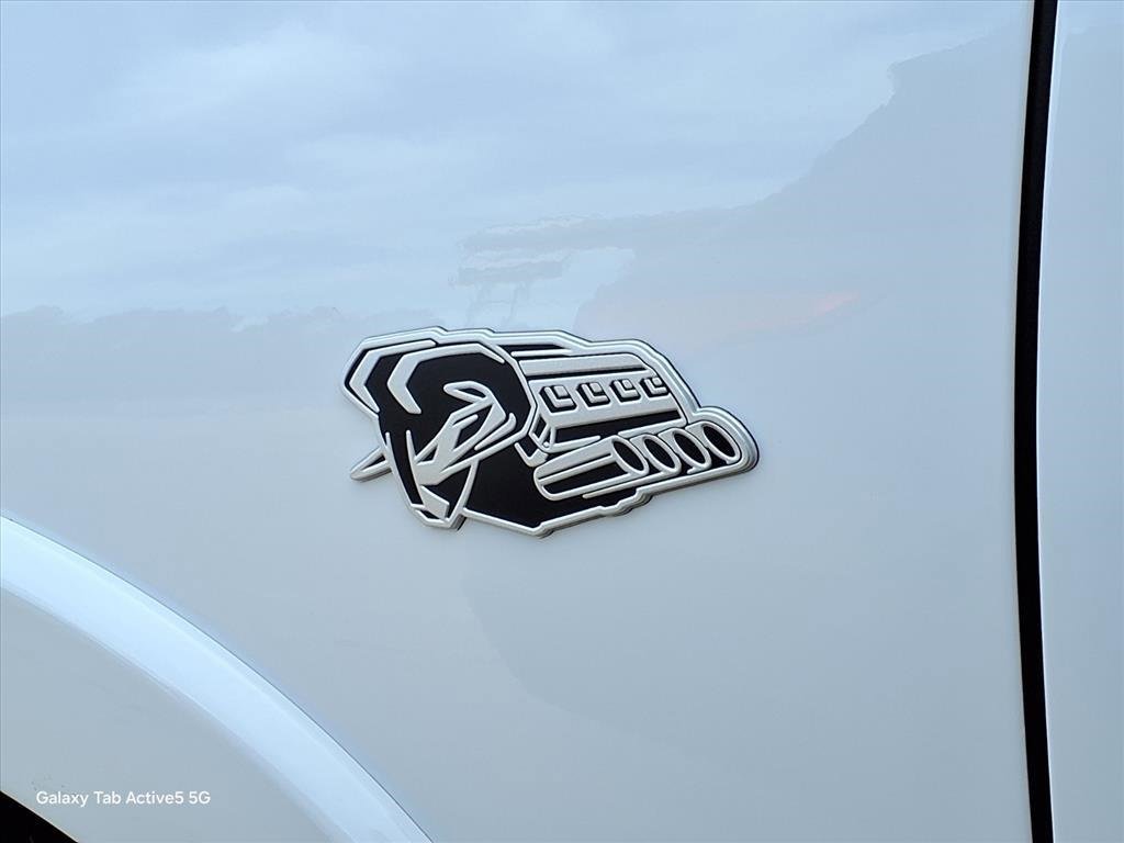 New 2026 RAM 1500 4x4 Crew Cab image 10