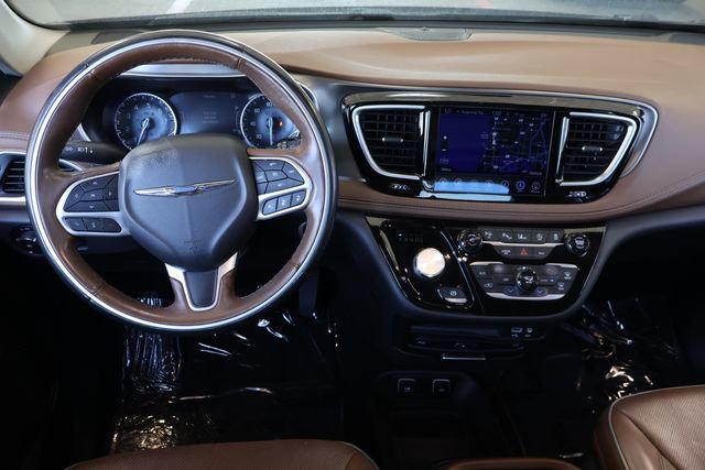 Used 2017 Chrysler Pacifica Limited image 20