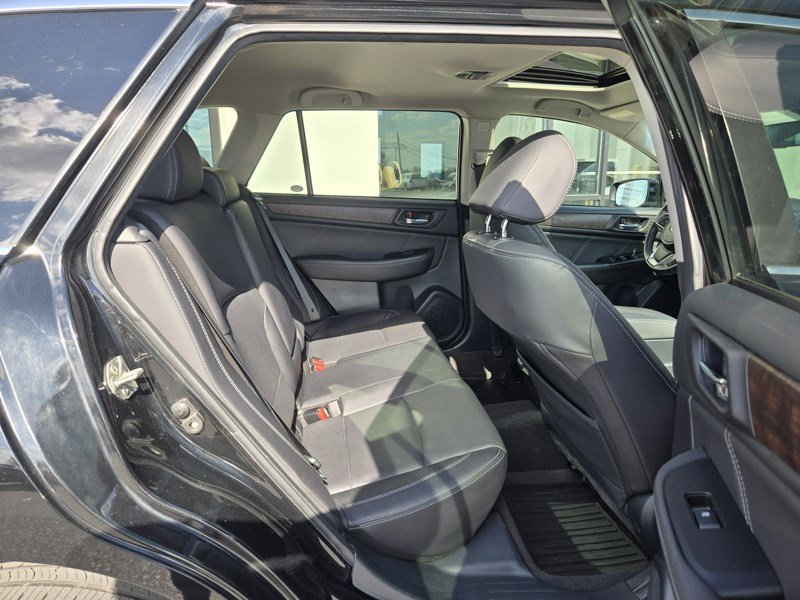 Used 2018 Subaru Outback 2.5i Limited image 4