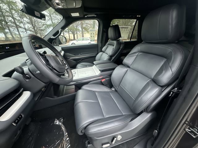 New 2025 Lincoln Navigator L Reserve w/ Jet Appearance Package AWD/4WD image 11