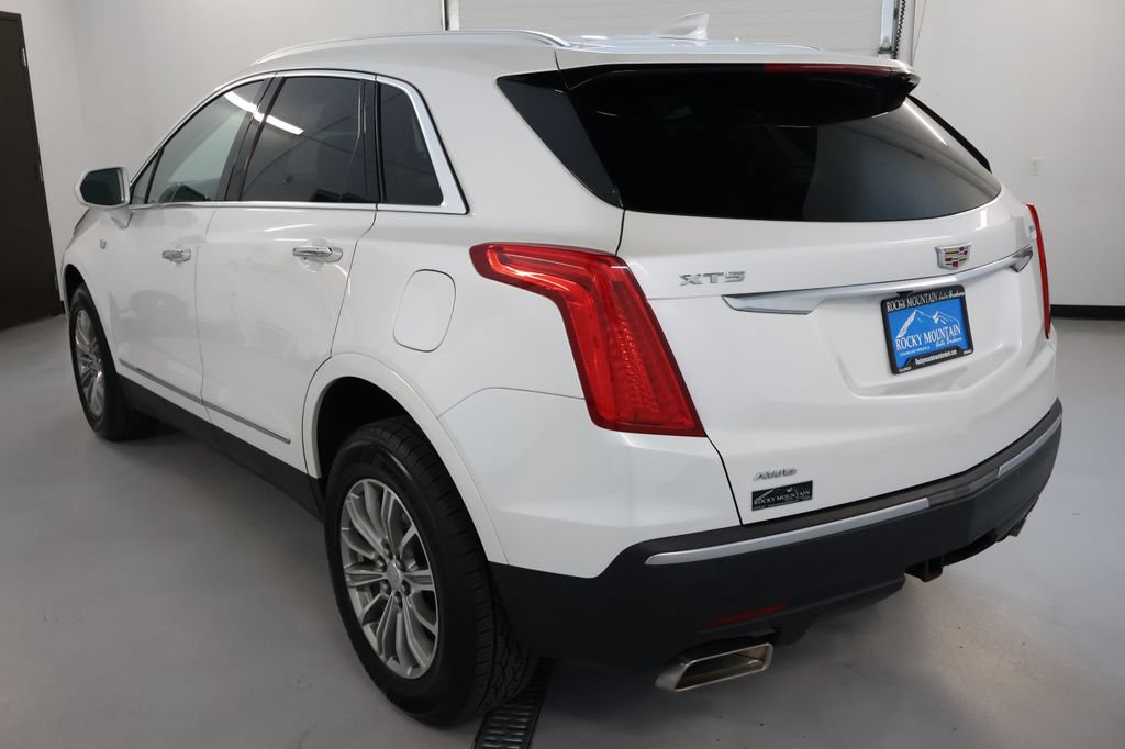 Used 2018 Cadillac XT5 Luxury w/ Driver Awareness Package AWD/4WD image 5