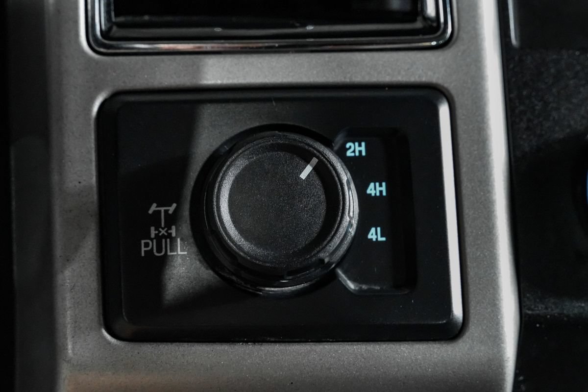 Used 2019 Ford F250 Lariat w/ Lariat Ultimate Package AWD/4WD image 26