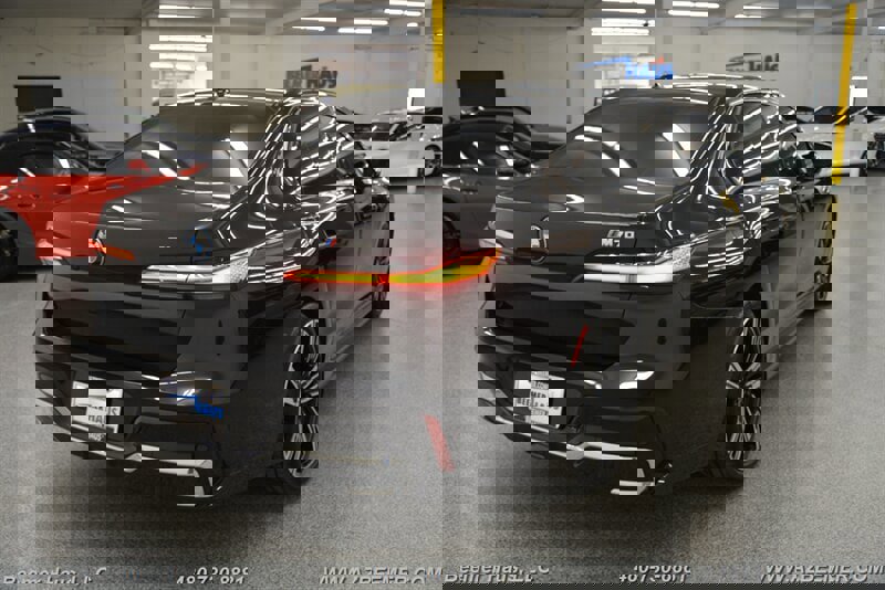 Used 2024 BMW i7 M70 w/ Executive Package image 9