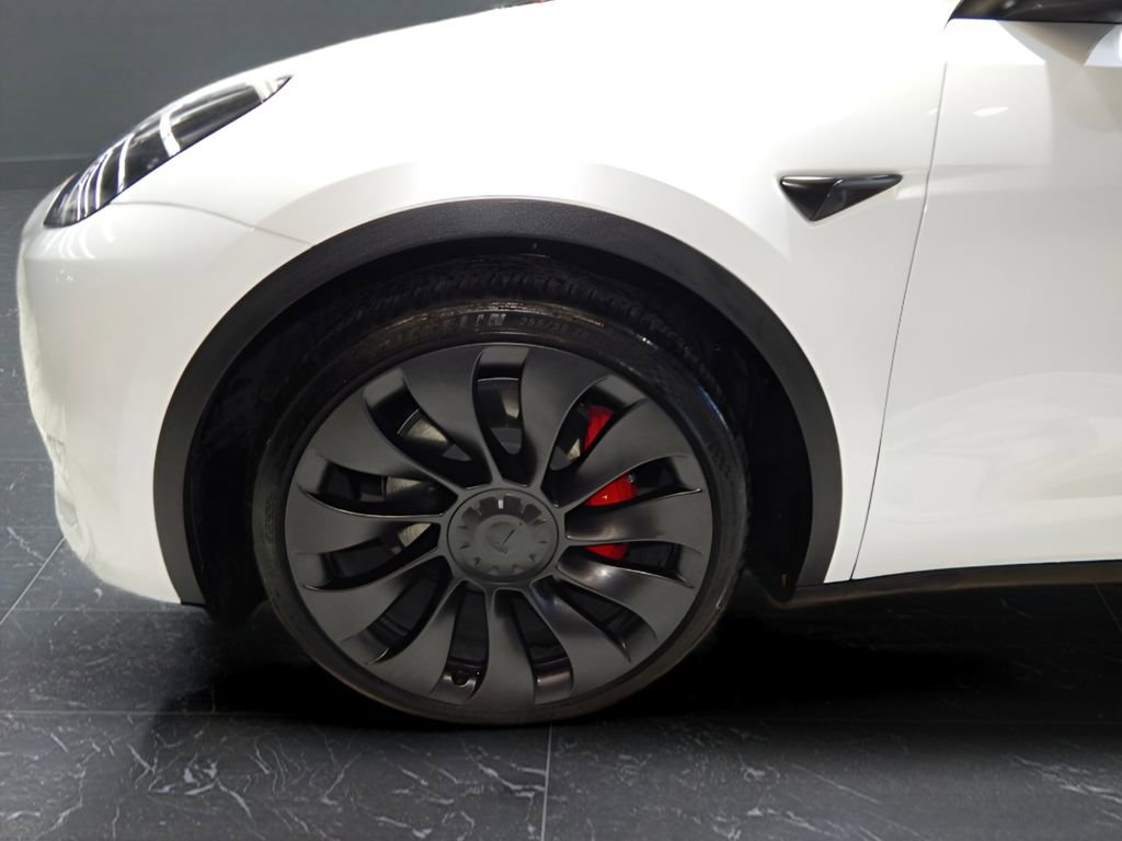 Used 2023 Tesla Model Y Long Range image 10