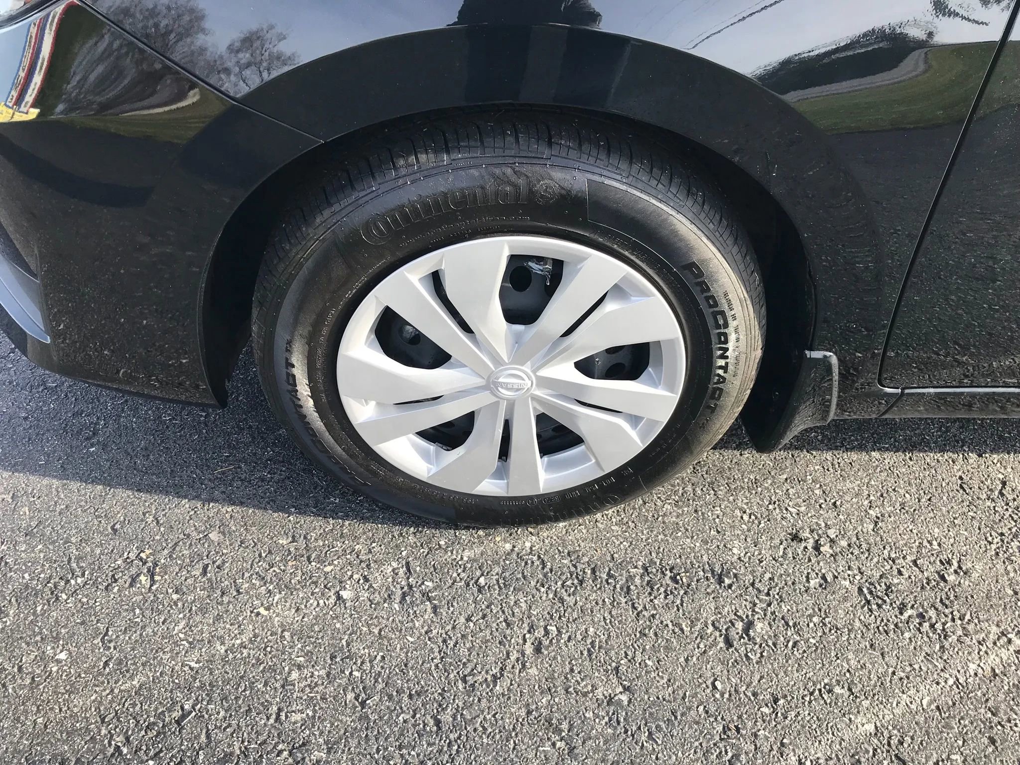 Used 2024 Nissan Versa S w/ Trunk Package image 33