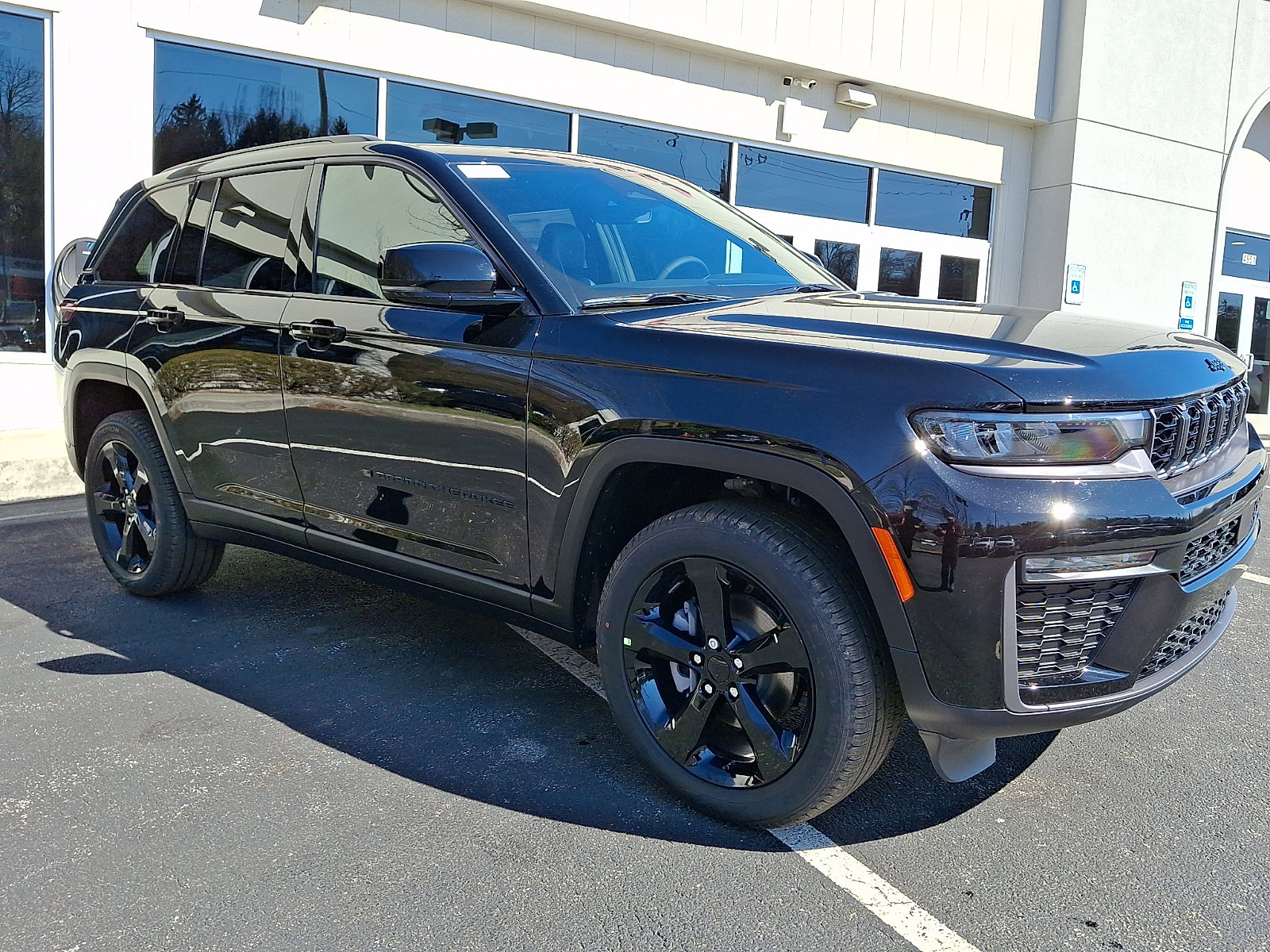 New 2026 Jeep Grand Cherokee Limited image 2