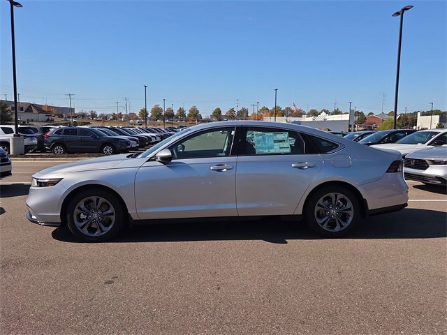 New 2025 Honda Accord EX-L image 2