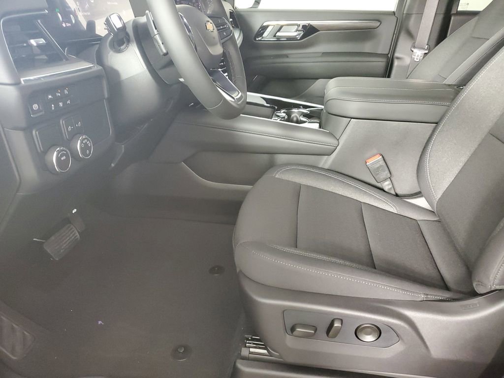 New 2026 Chevrolet Suburban LS image 11