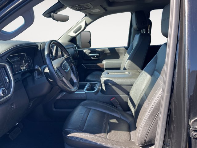 Used 2022 GMC Sierra 2500 Denali w/ Denali Black Diamond Edition AWD/4WD image 9