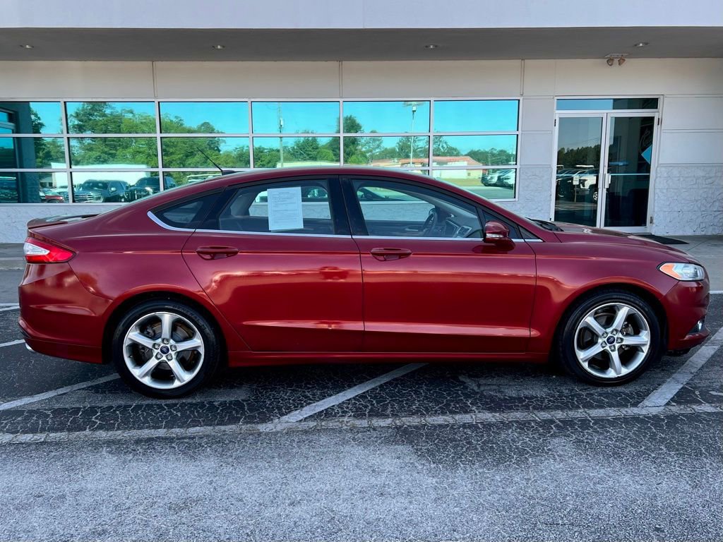 Used 2016 Ford Fusion SE FWD image 3
