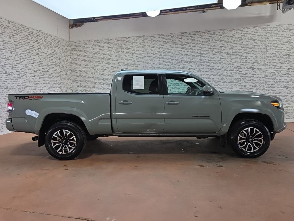 Used 2023 Toyota Tacoma TRD Sport w/ Black Out Package (TMS) image 8