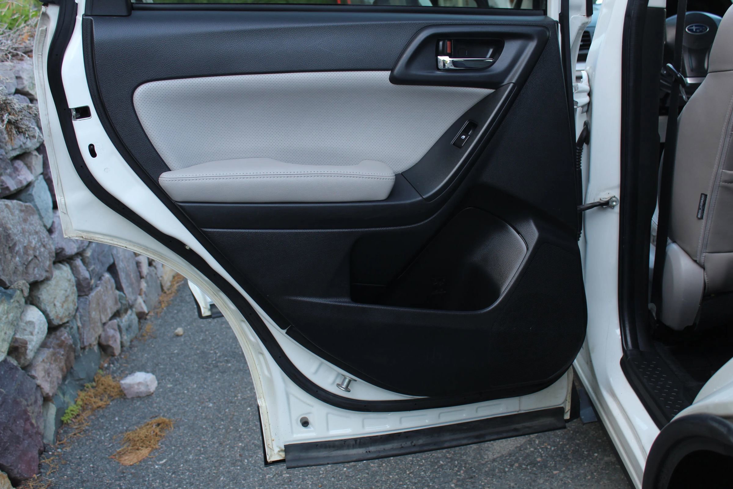 Used 2014 Subaru Forester 2.5i Limited image 14