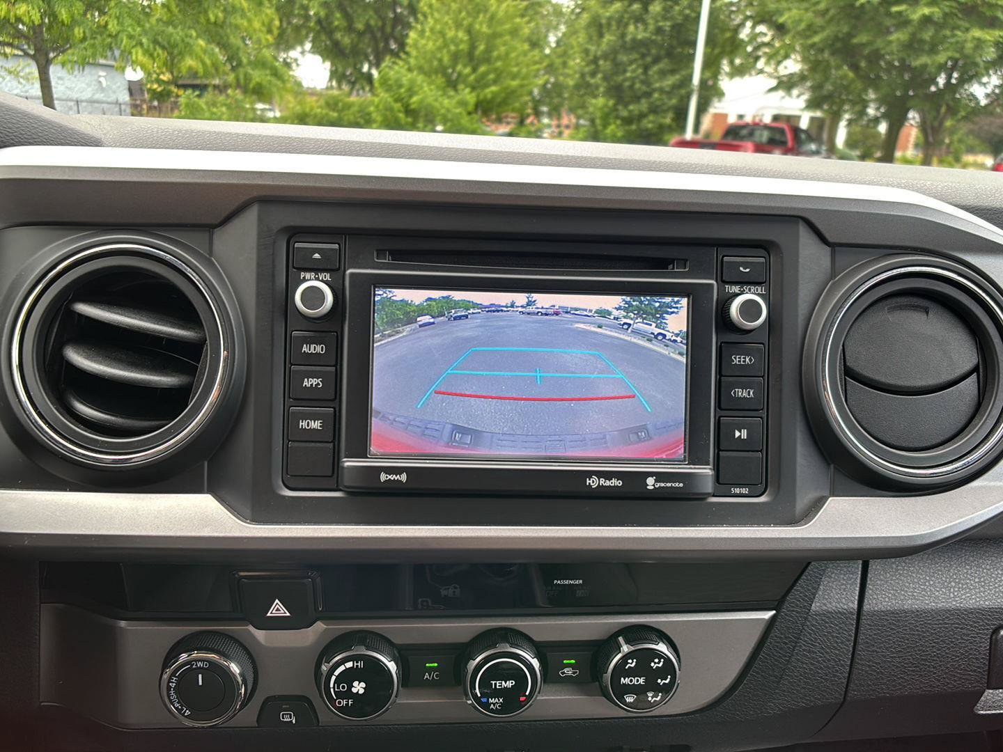 Used 2016 Toyota Tacoma SR5 w/ SR5 Appearance Package (SN) AWD/4WD image 33