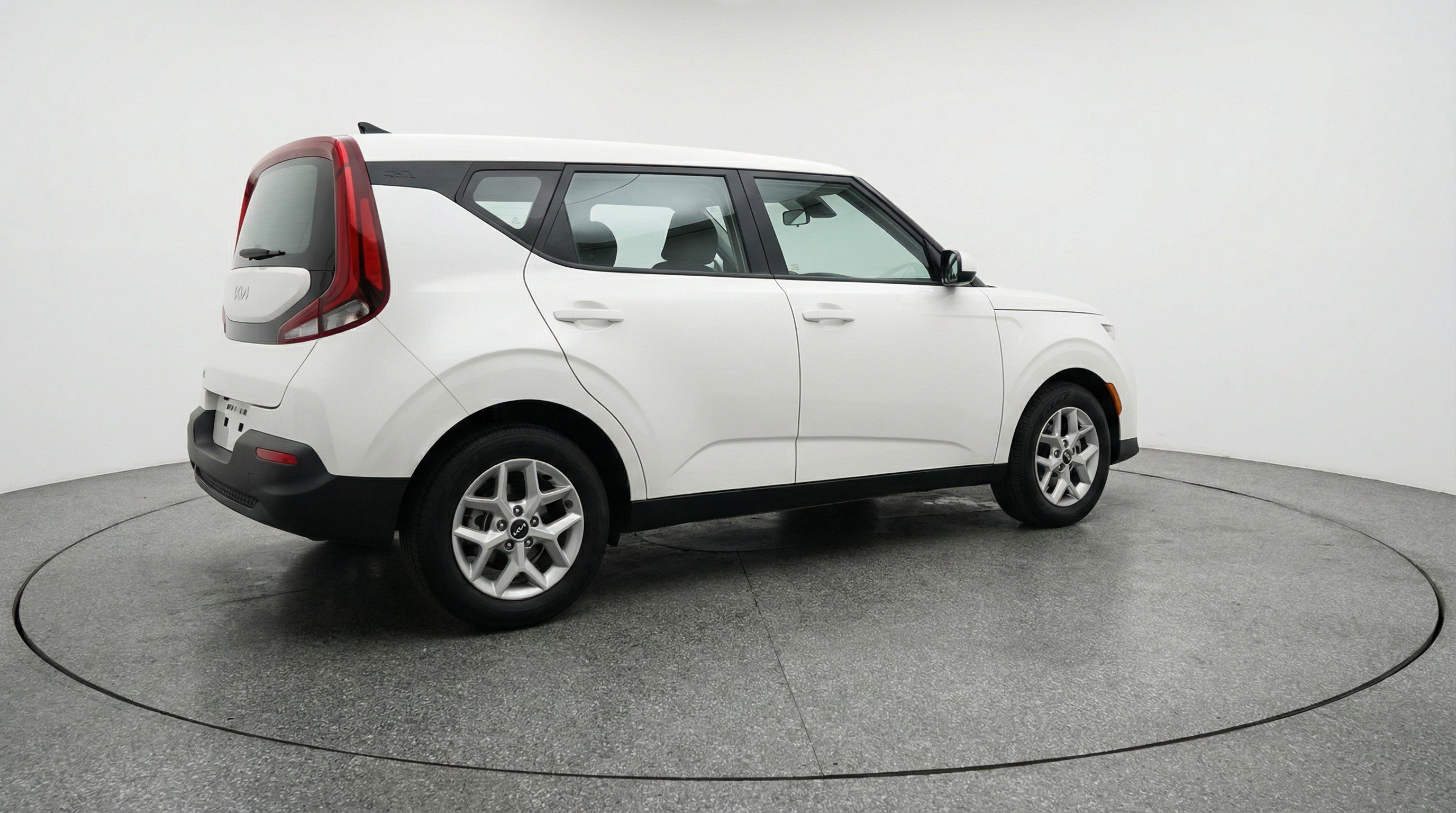 Used 2025 Kia Soul LX w/ LX Technology Package FWD image 9