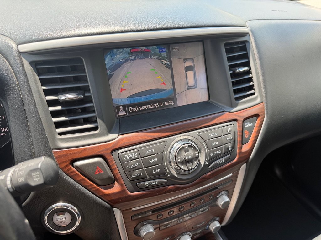 Used 2019 Nissan Pathfinder Platinum FWD image 17