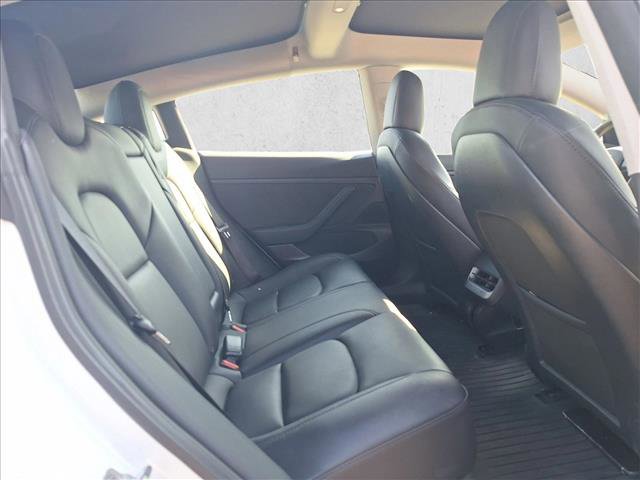Used 2021 Tesla Model 3 Standard Range Plus image 17