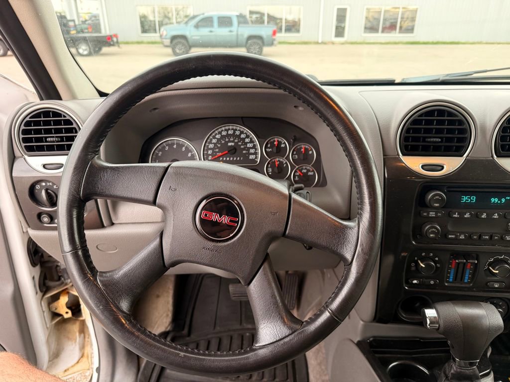 Used 2009 GMC Envoy SLE image 13