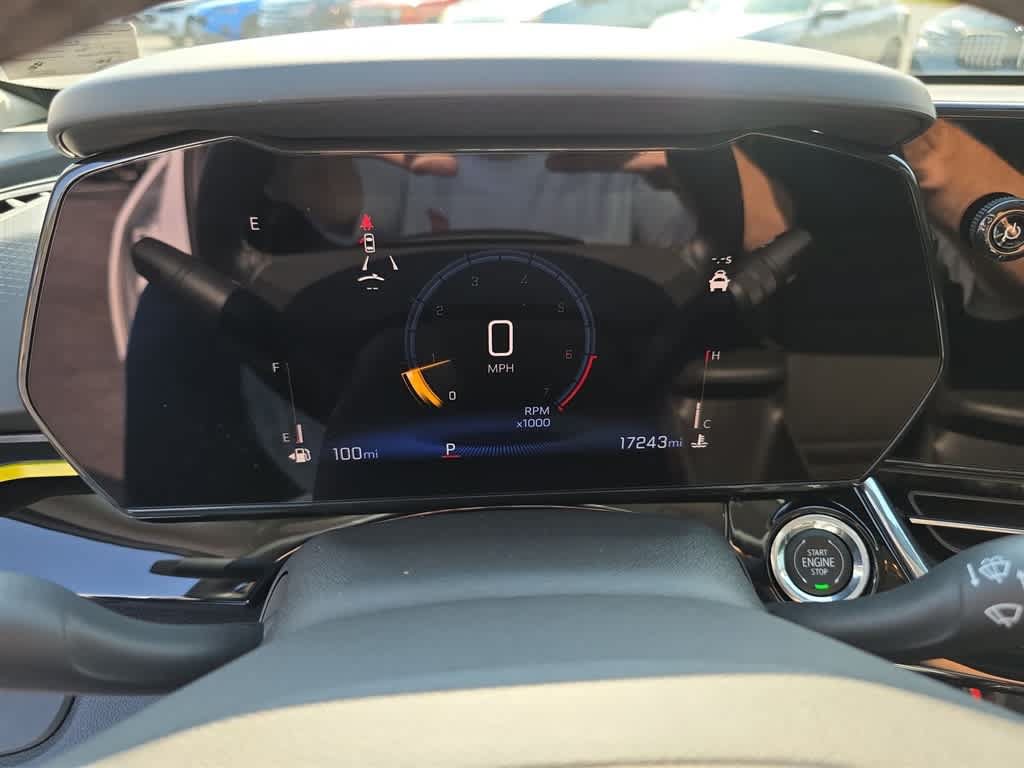 Used 2024 Chevrolet Trax ACTIV w/ Sunroof Package FWD image 19