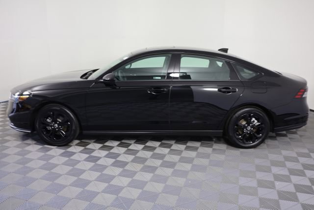 Certified 2025 Honda Accord SE image 5