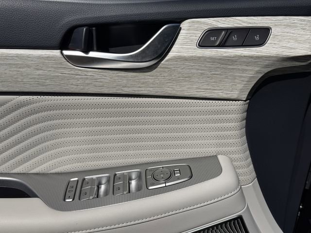 Used 2025 Hyundai Palisade Calligraphy image 23