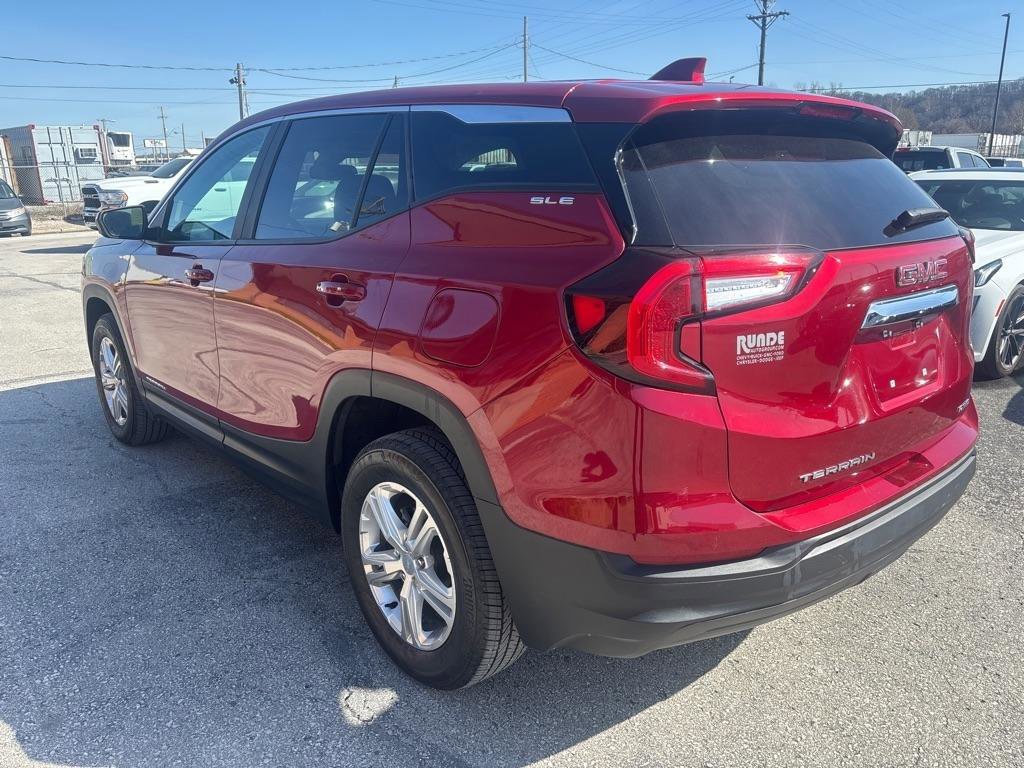 Used 2024 GMC Terrain SLE AWD/4WD image 8