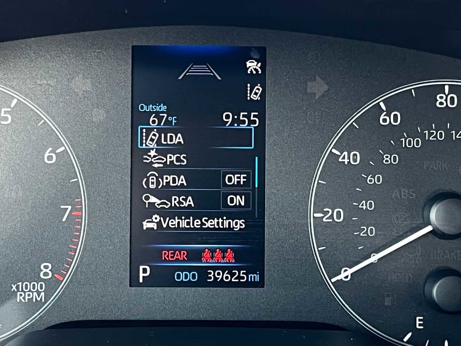 Used 2023 Toyota Corolla LE image 29