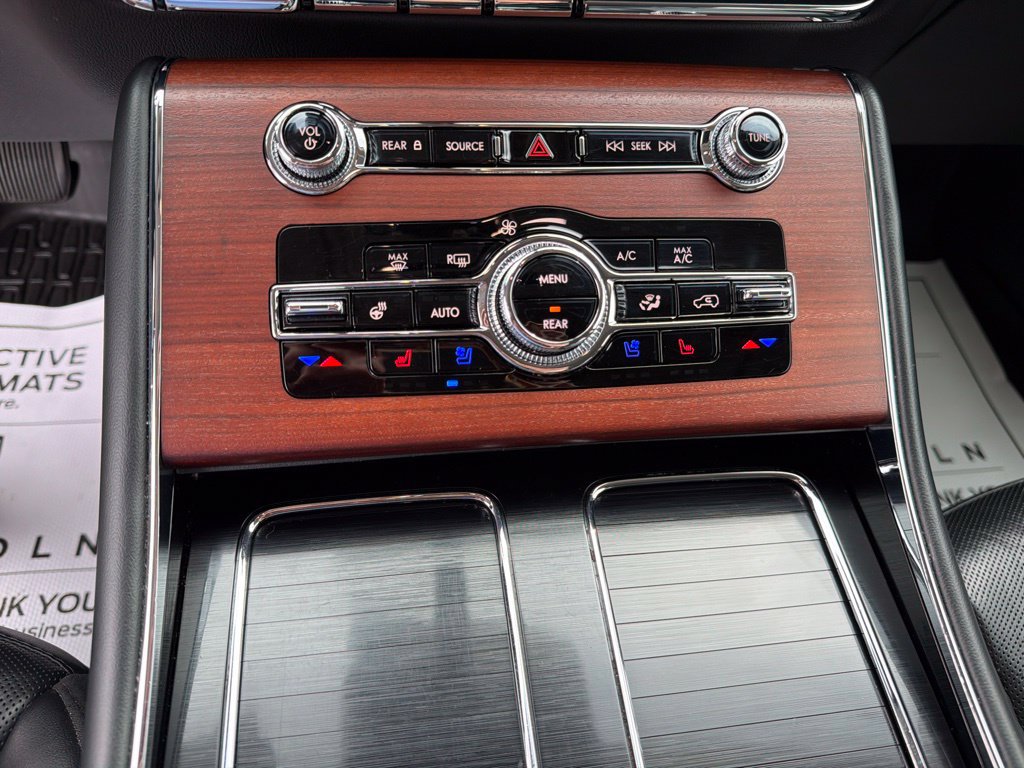 Used 2023 Lincoln Aviator Reserve w/ Elements Package Plus AWD/4WD image 22