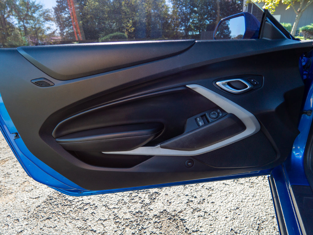Used 2018 Chevrolet Camaro LT RWD image 12
