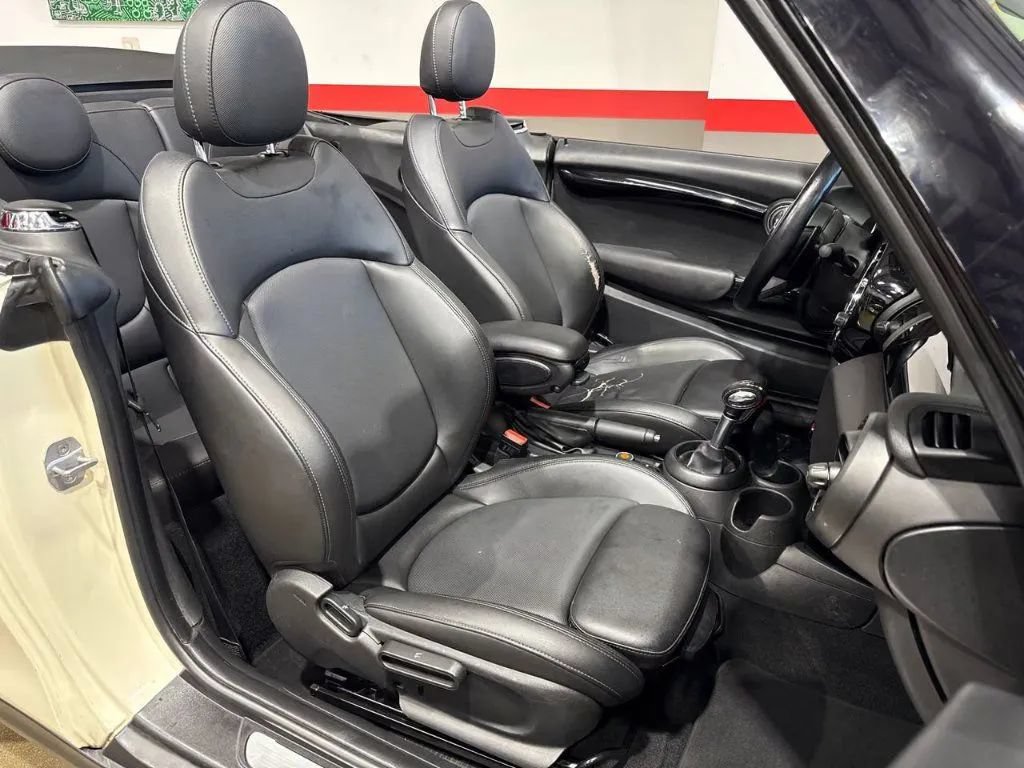 Used 2019 MINI Cooper S w/ Signature Upholstery Package FWD image 17