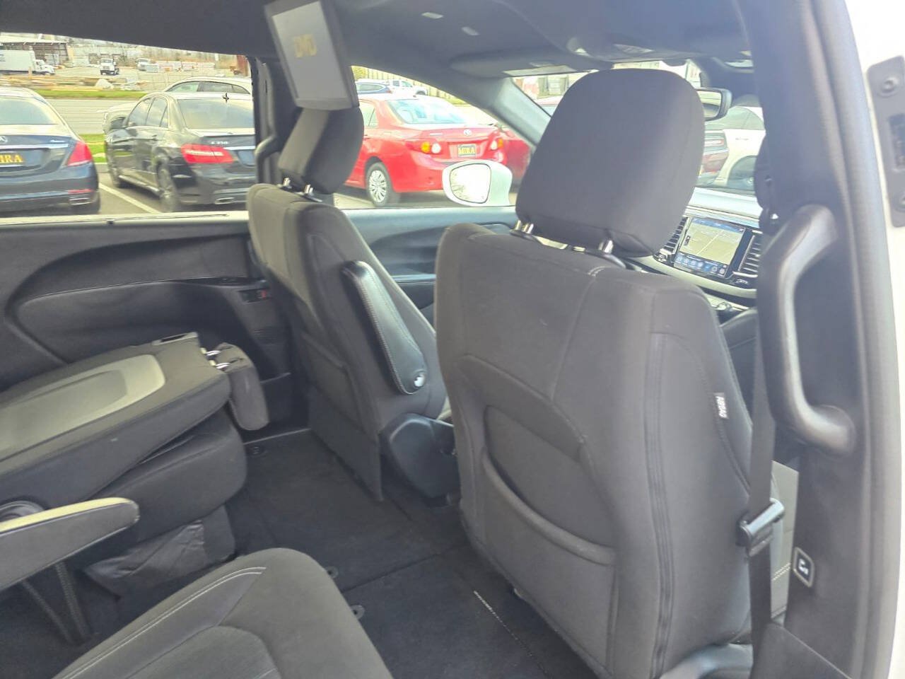 Used 2020 Chrysler Pacifica Touring w/ Advanced Safetytec Group FWD image 61